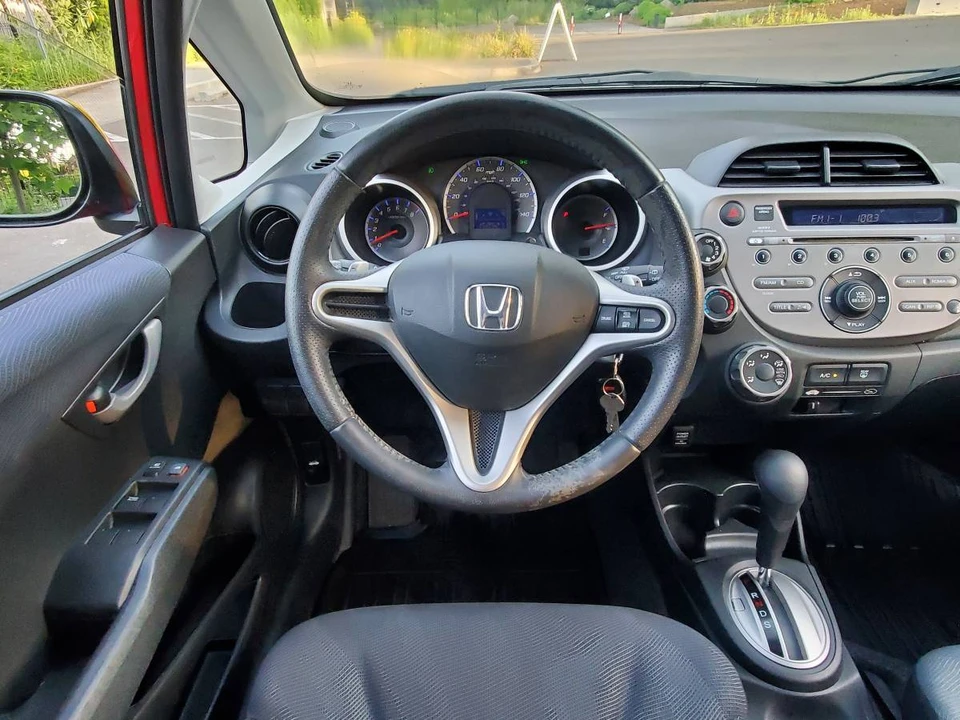 2009 Honda Fit - Image 14 of 24