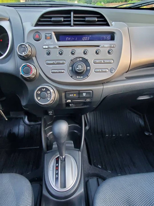 2009 Honda Fit - Image 16 of 24