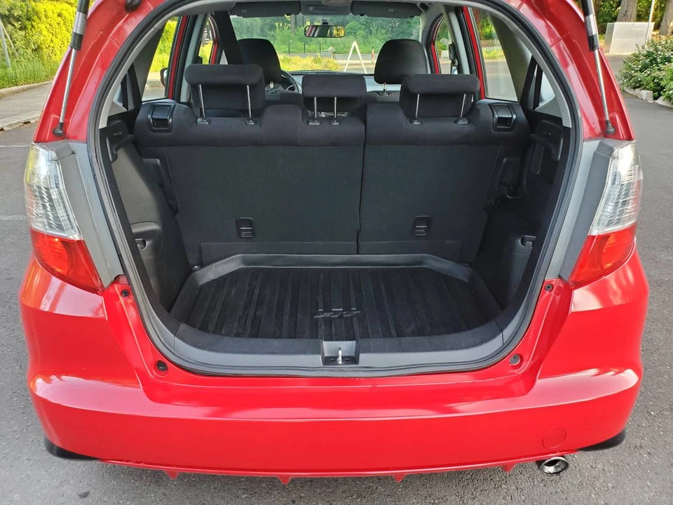2009 Honda Fit - Image 11 of 24