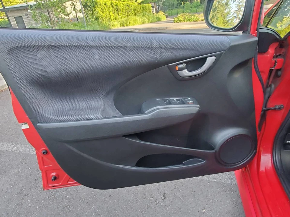2009 Honda Fit - Image 12 of 24