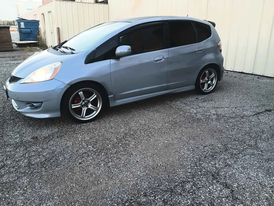 2009 Honda Fit - Image 3 of 4
