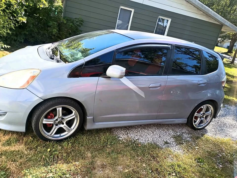 2009 Honda Fit - Image 2 of 4