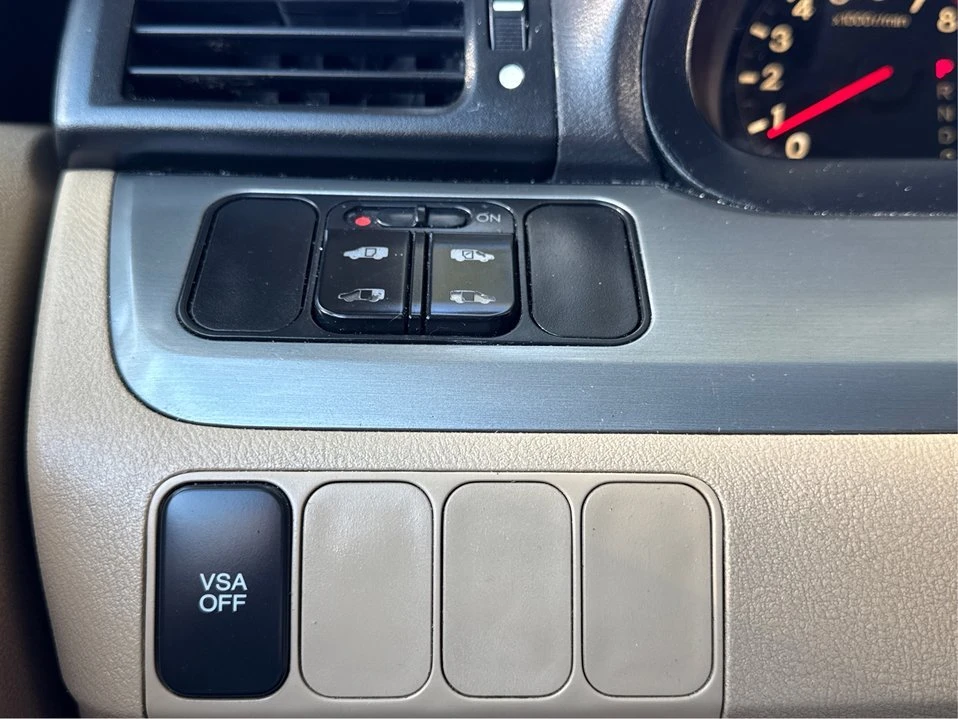 2009 Honda Odyssey - Image 15 of 18