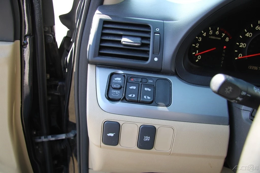 2009 Honda Odyssey - Image 15 of 21
