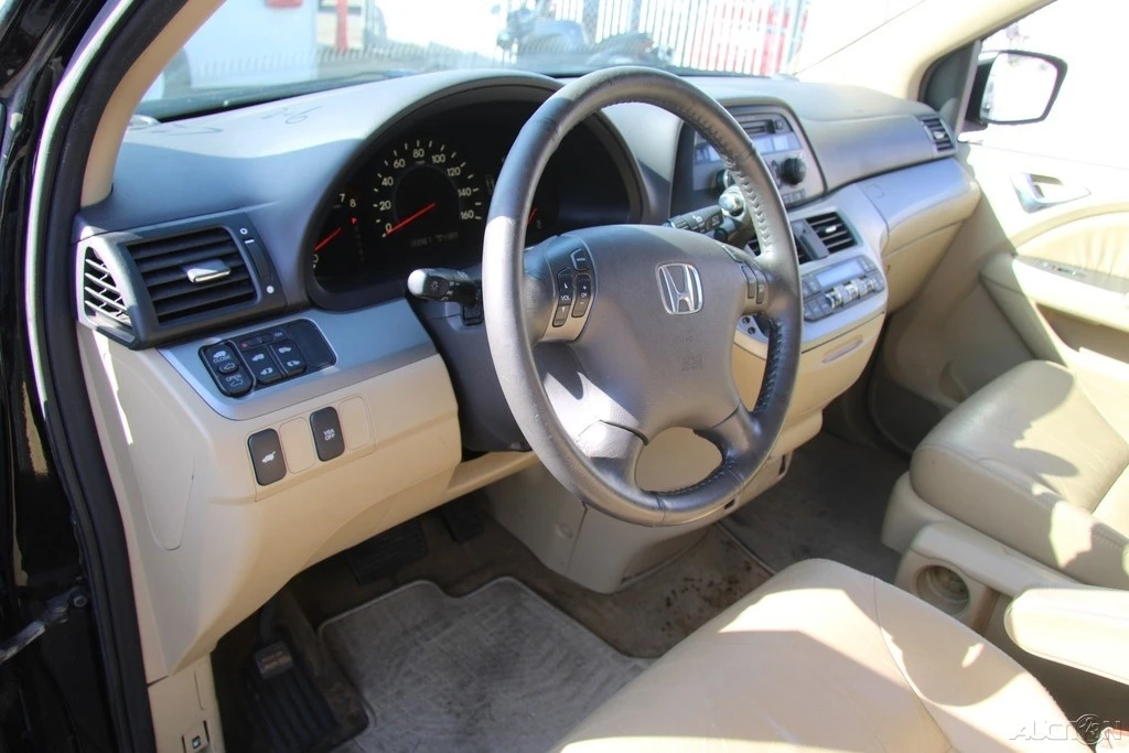 2009 Honda Odyssey - Image 14 of 21