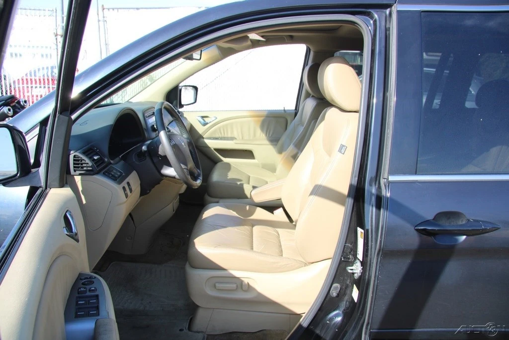 2009 Honda Odyssey - Image 13 of 21