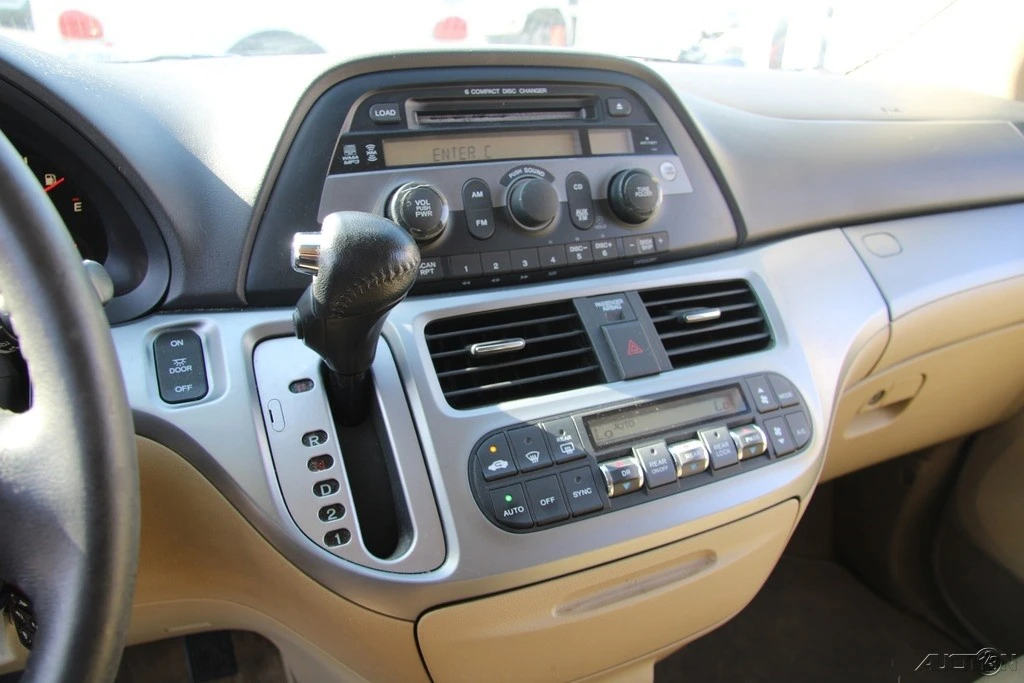 2009 Honda Odyssey - Image 18 of 21
