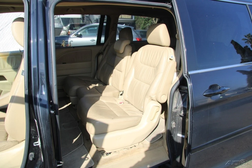 2009 Honda Odyssey - Image 20 of 21