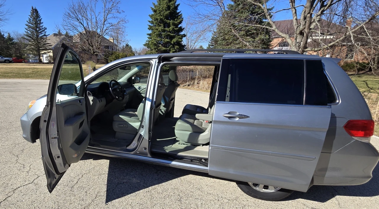 2009 Honda Odyssey - Image 5 of 16
