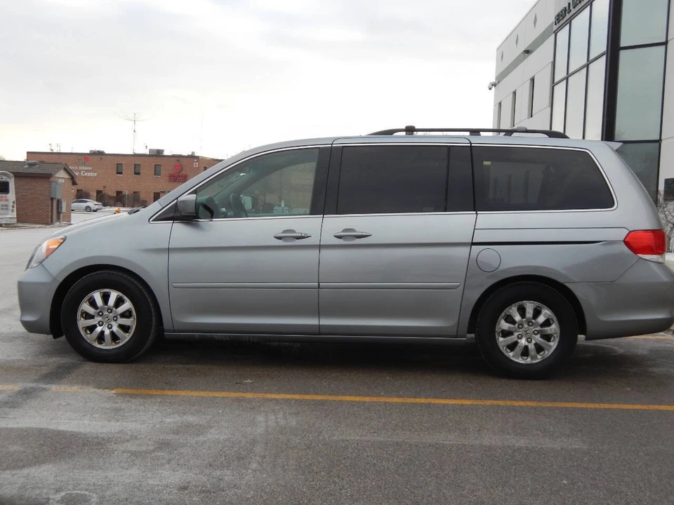 2009 Honda Odyssey - Image 10 of 12