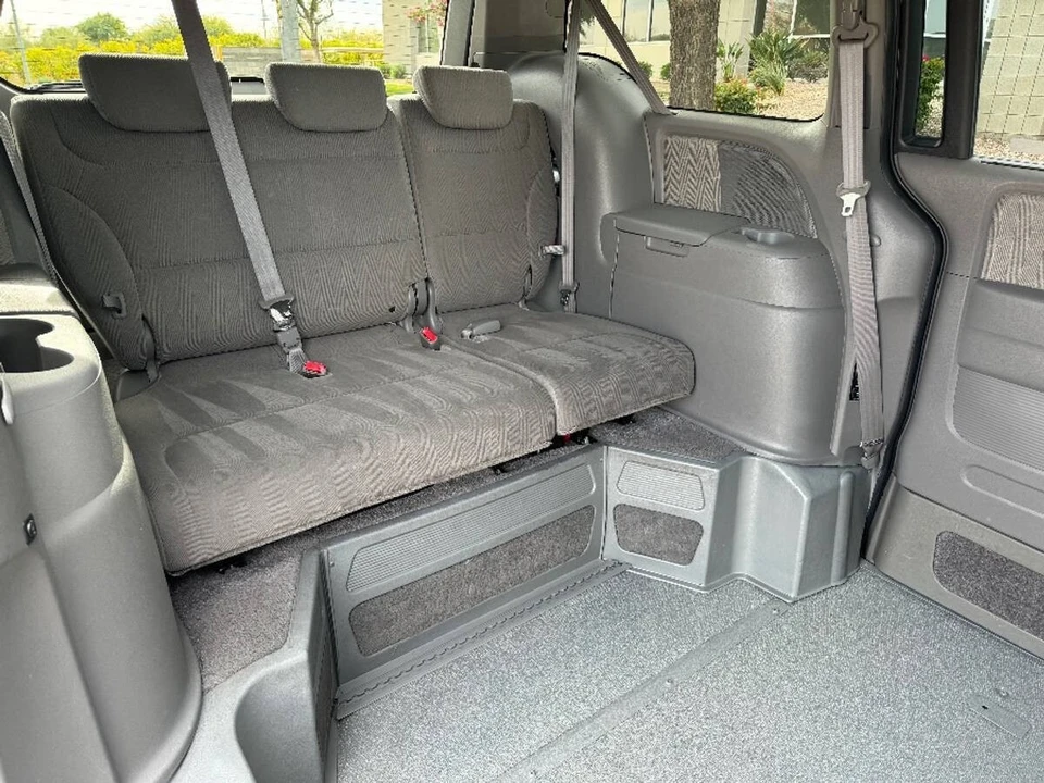 2009 Honda Odyssey - Image 9 of 15