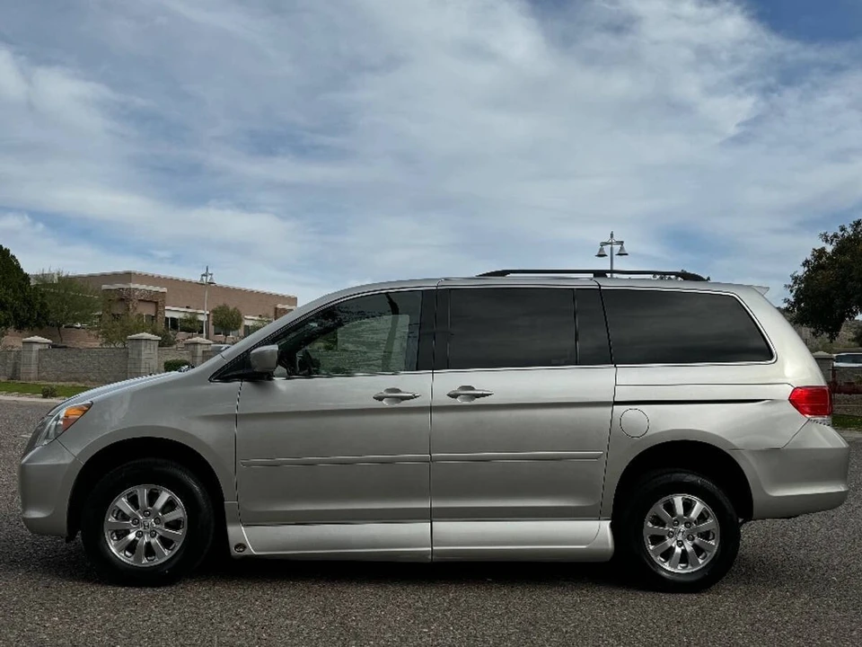 2009 Honda Odyssey - Image 11 of 15