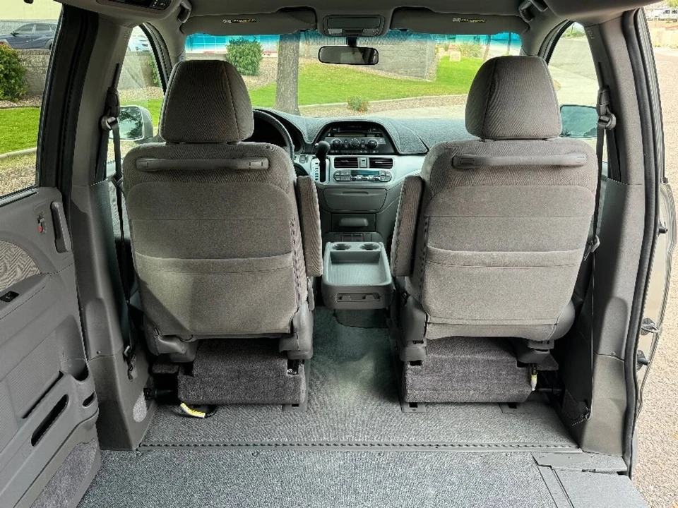 2009 Honda Odyssey - Image 8 of 15