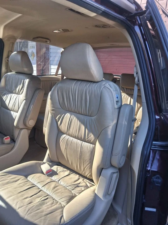 2009 Honda Odyssey - Image 10 of 11