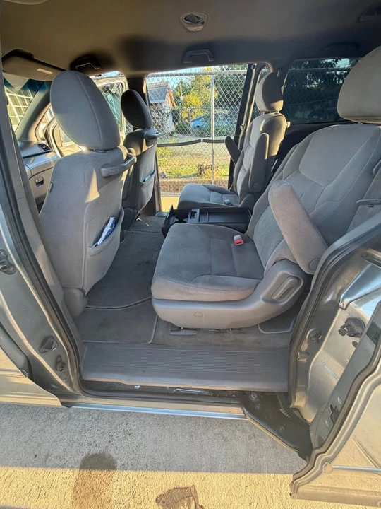 2009 Honda Odyssey - Image 10 of 17
