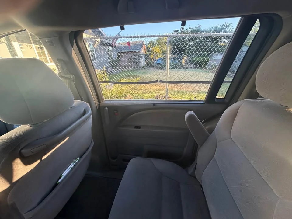 2009 Honda Odyssey - Image 15 of 17