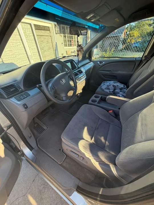 2009 Honda Odyssey - Image 12 of 17