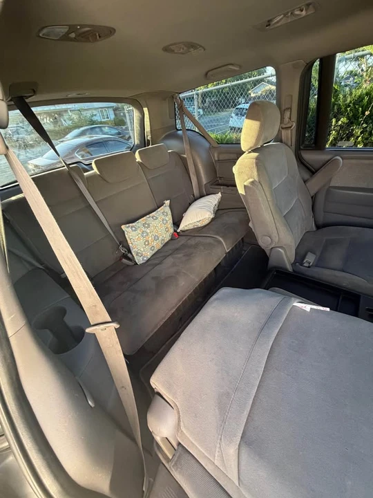 2009 Honda Odyssey - Image 8 of 17