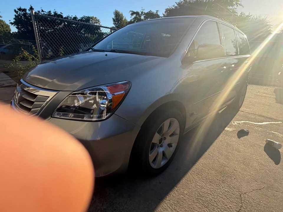 2009 Honda Odyssey - Image 2 of 17