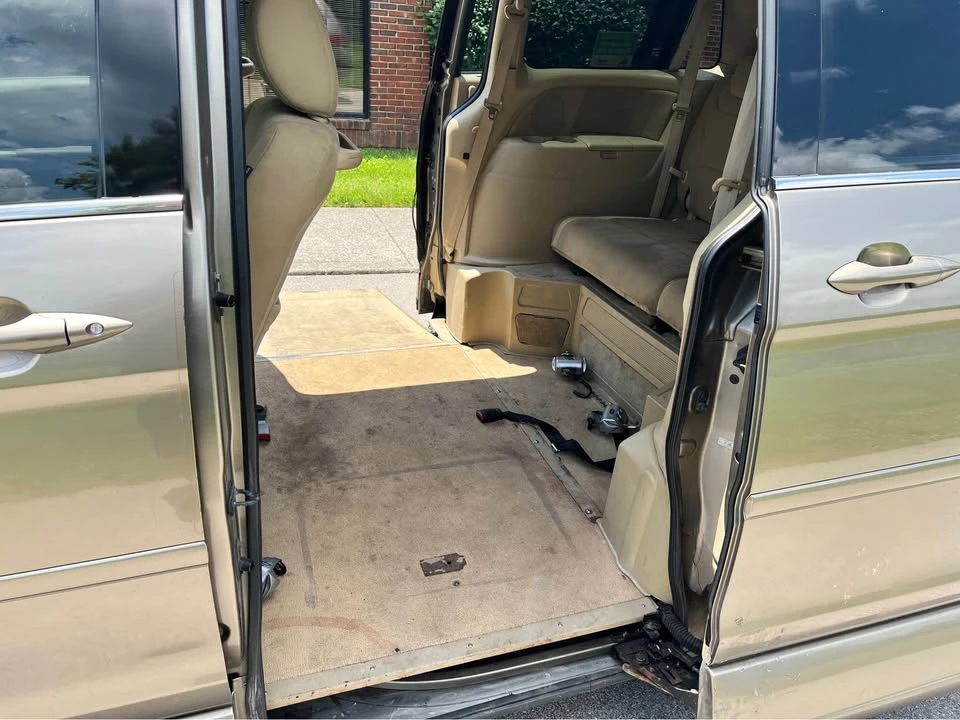 2009 Honda Odyssey - Image 6 of 10