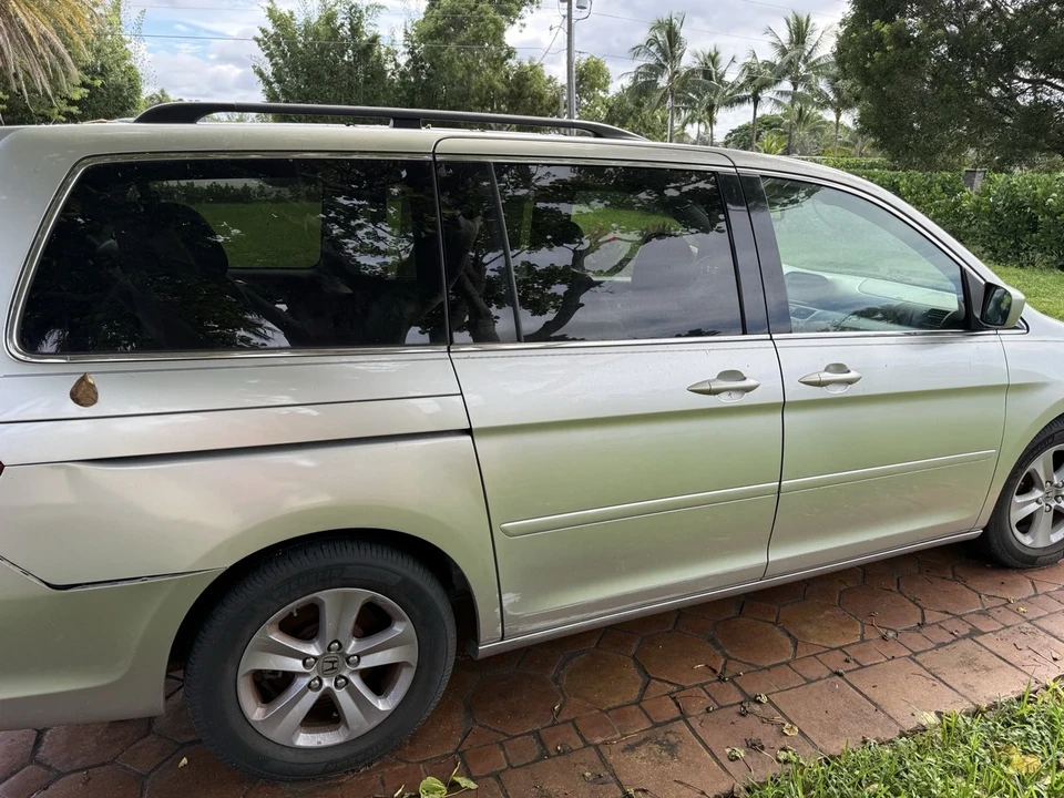 2009 Honda Odyssey - Image 2 of 9