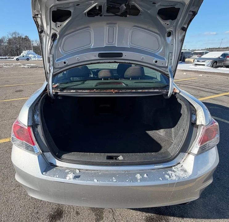 2009 Honda Accord 8th Gen - Image 11 of 18