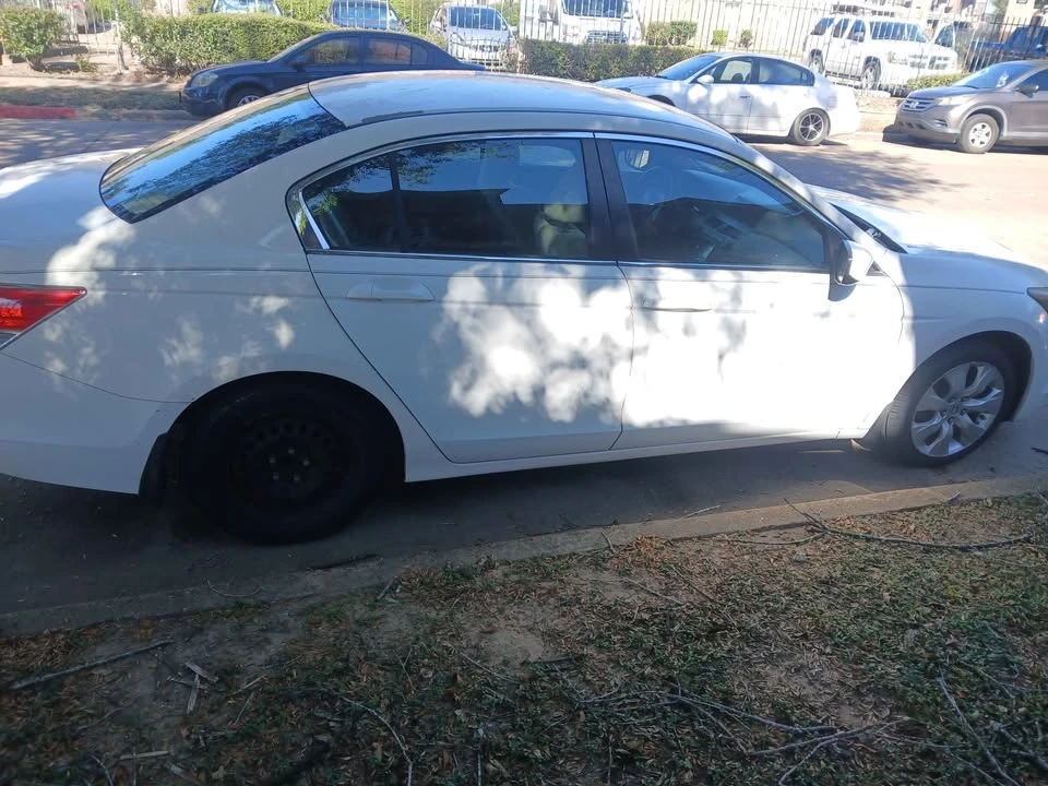 2009 Honda Accord 8th Gen - Image 4 of 5