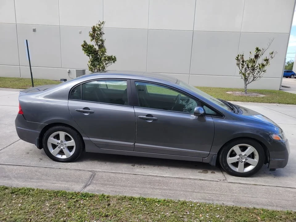 2009 Honda Civic 8th Gen - Image 3 of 14
