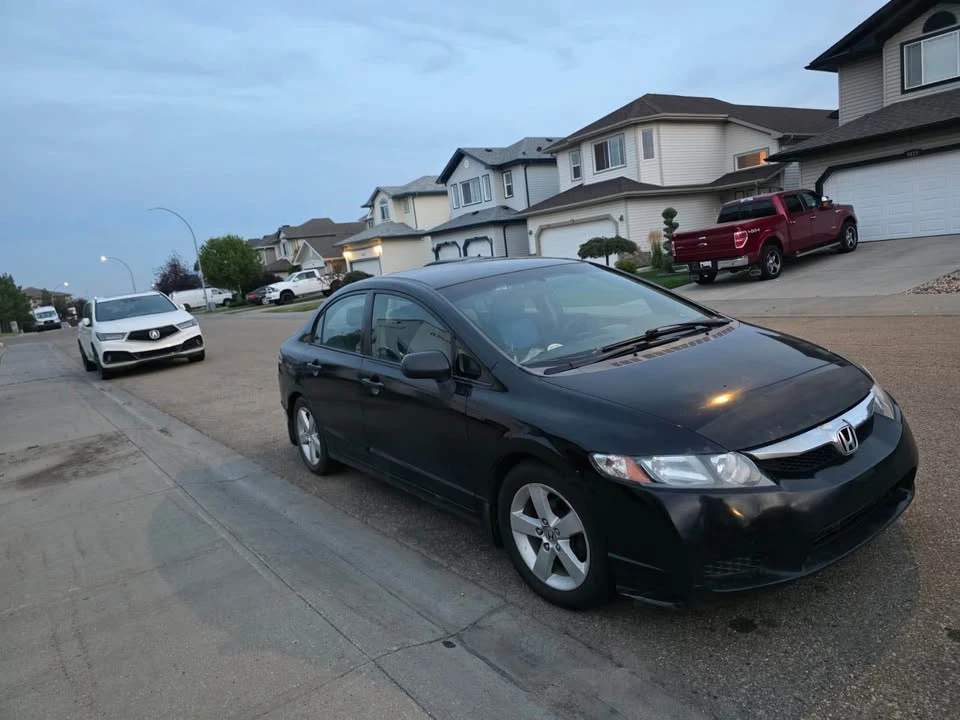 2009 Honda Civic 8th Gen - Image 2 of 13