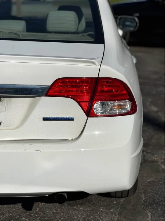 2009 Honda Civic 8th Gen - Image 8 of 15