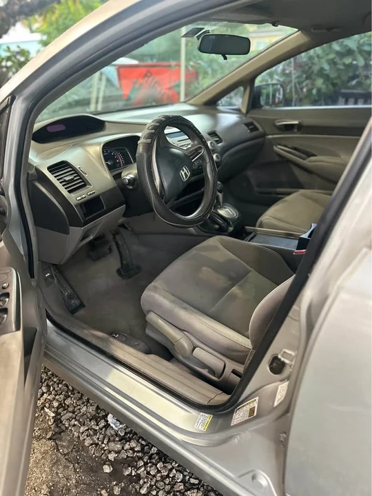2009 Honda Civic 8th Gen - Image 2 of 10