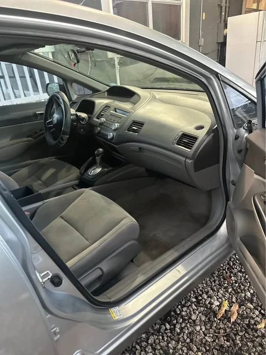 2009 Honda Civic 8th Gen - Image 3 of 10
