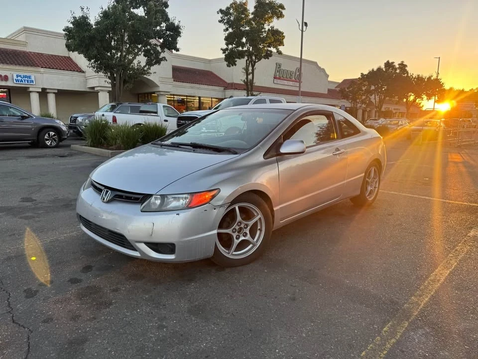 2009 Honda Civic 8th Gen - Image 2 of 7