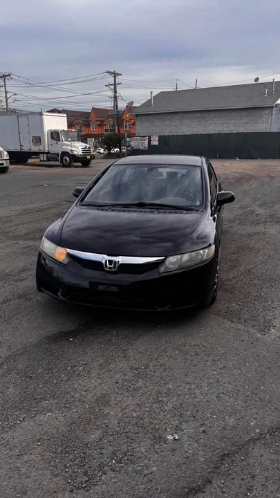 2009 Honda Civic 8th Gen - Image 2 of 4