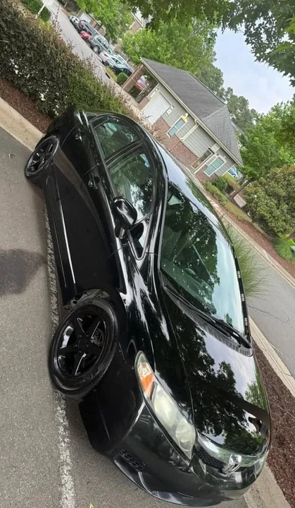 2009 Honda Civic 8th Gen - Image 2 of 9
