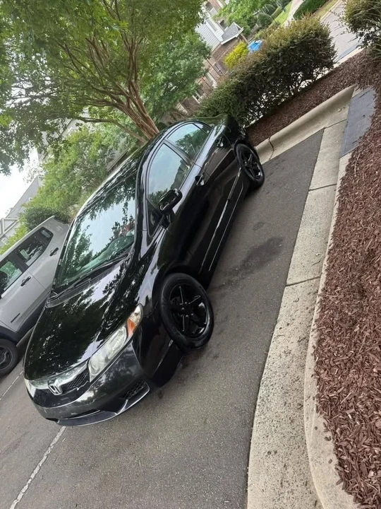 2009 Honda Civic 8th Gen - Image 4 of 9