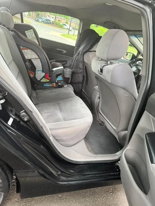 2009 Honda Civic 8th Gen - Image 6 of 9