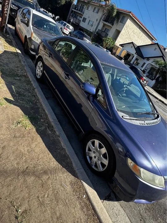 2009 Honda Civic 8th Gen - Image 2 of 3