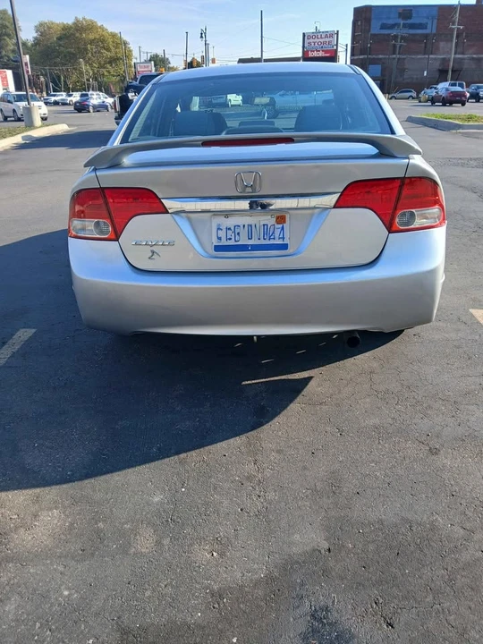 2009 Honda Civic 8th Gen - Image 8 of 15