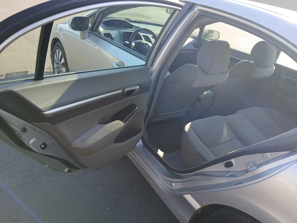 2009 Honda Civic 8th Gen - Image 6 of 15