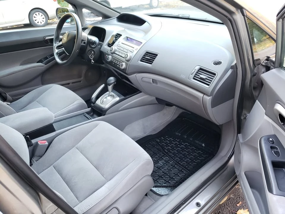 2009 Honda Civic 8th Gen - Image 9 of 11