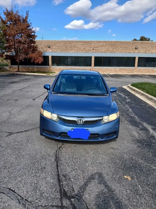 2009 Honda Civic 8th Gen - Image 2 of 11
