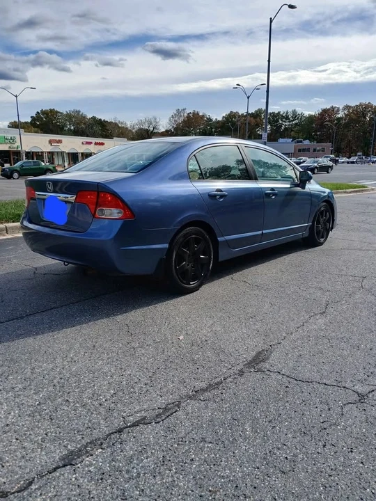 2009 Honda Civic 8th Gen - Image 3 of 11