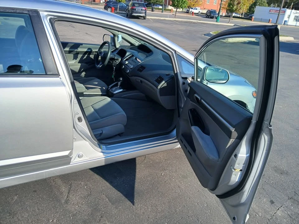 2009 Honda Civic 8th Gen - Image 4 of 15