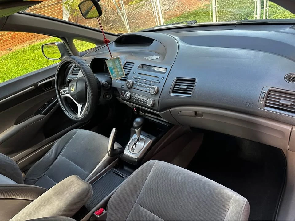 2009 Honda Civic 8th Gen - Image 6 of 9
