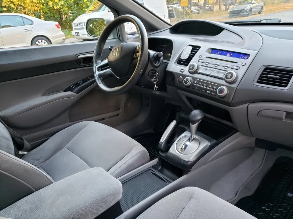 2009 Honda Civic 8th Gen - Image 8 of 11
