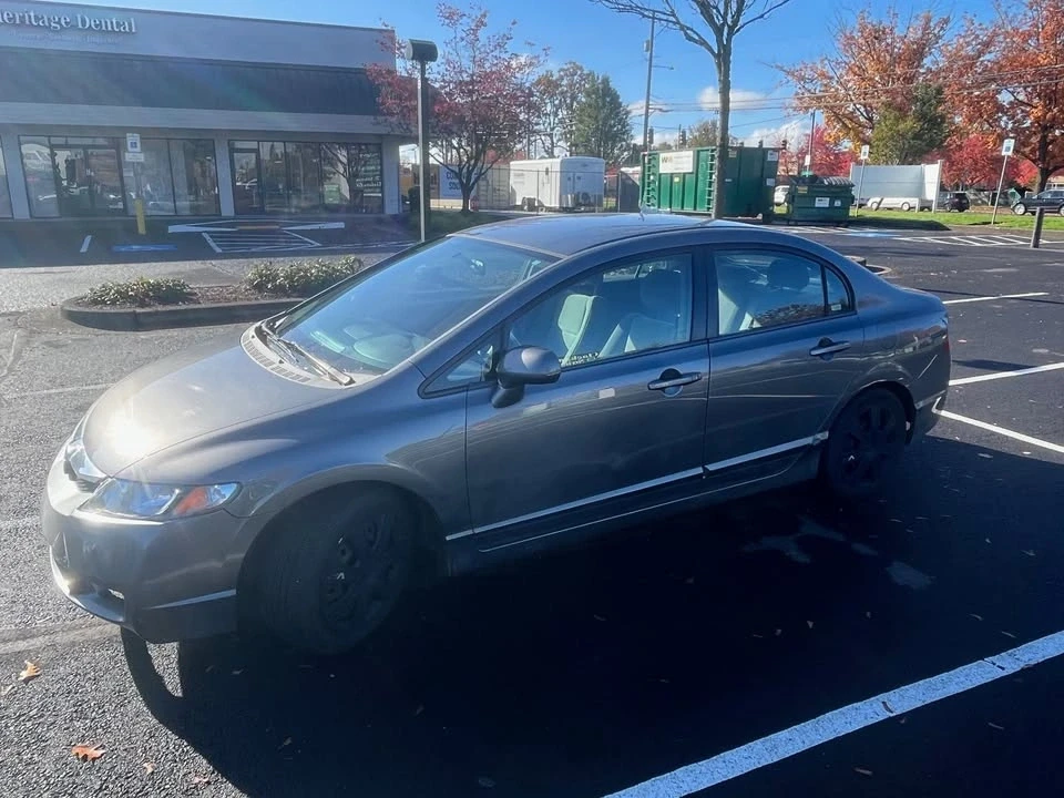 2009 Honda Civic 8th Gen - Image 2 of 12