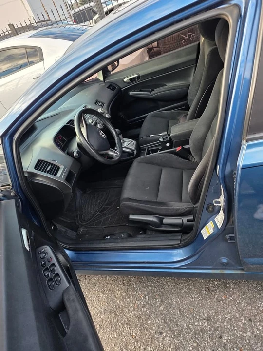2009 Honda Civic 8th Gen - Image 5 of 11