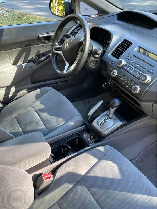 2009 Honda Civic 8th Gen - Image 2 of 2