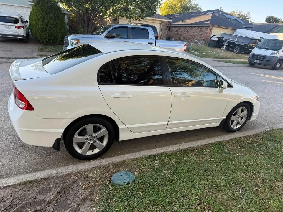 2009 Honda Civic 8th Gen - Image 4 of 5